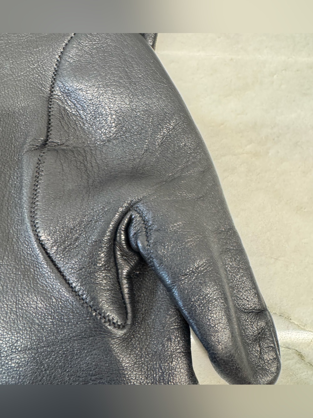 Hermes Black Lambskin Leather Clochette Lock Gloves - Picture 7 of 14